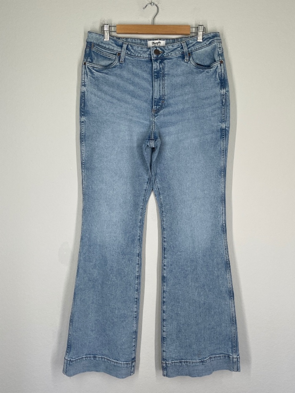 Wrangler Retro Blue Denim Jeans Wome's 32x34 Light Wash High Rise